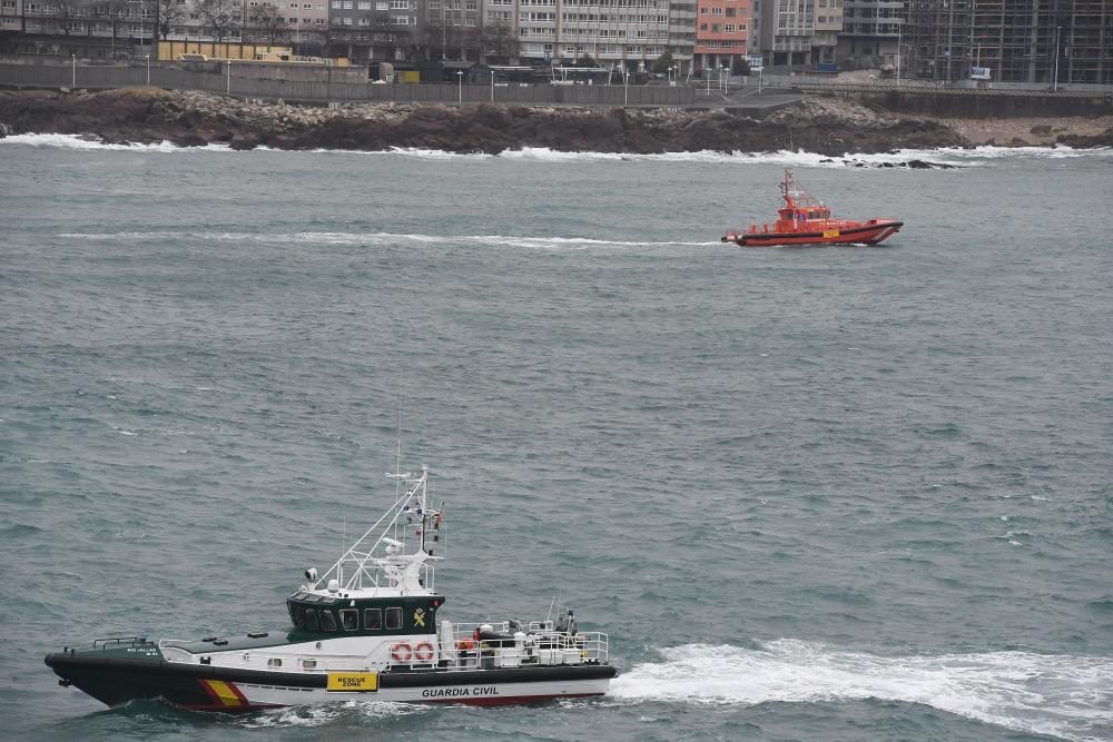 La víctima, de 22 anos, entró por su propio pie en el agua sobre las seis de la madrugada.