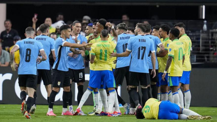 Uruguay elimina a una Brasil grisácea