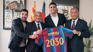La millonaria batalla entre Madrid y Barça en el mercado: más de 400 millones de euros