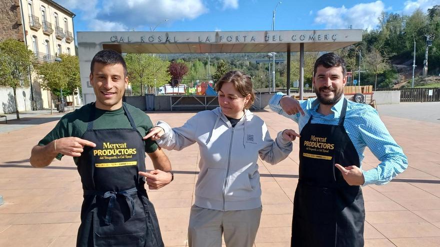 Presentació del Mercat de Productors. Per l'esquerra, Pau Pla, regidor de Promoció Econòmica d'Olvan; Maria Costa, de L'Escairador; Lluís Vall, president de l'Agència de Desenvolupament del Berguedà