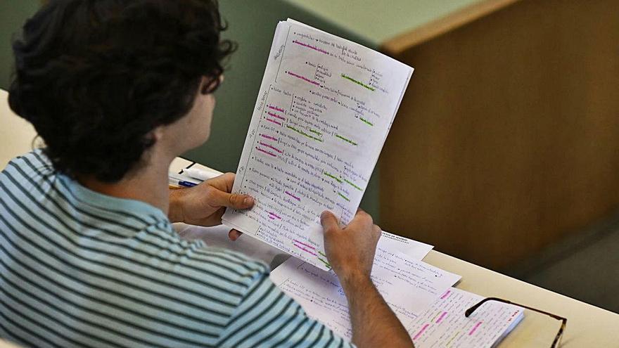 La llegada del plurilingüismo a los institutos se retrasa un curso