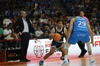 El Estudiantes-Alimerka Oviedo Baloncesto, en imágenes