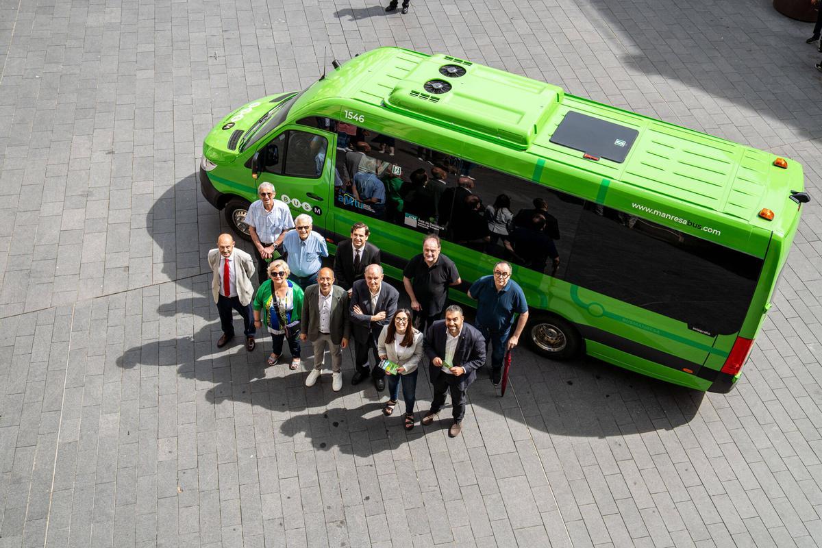 MANRESA . ESTRENA DEL BUS URBA CASC ANTIC . MICRO BUS DEL CENTRE HISTORIC