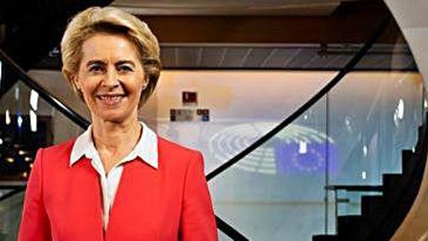 Ursula von der Leyen substitueix Jean Claude Juncker al capdavant de la Comissió