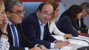 El primer secretario del PSC, Miquel Iceta, junto a Àngel Ros, en la ejecutiva del partido.