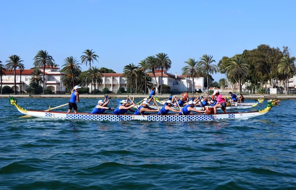 Lo dragones toman la bahía de Torrevieja