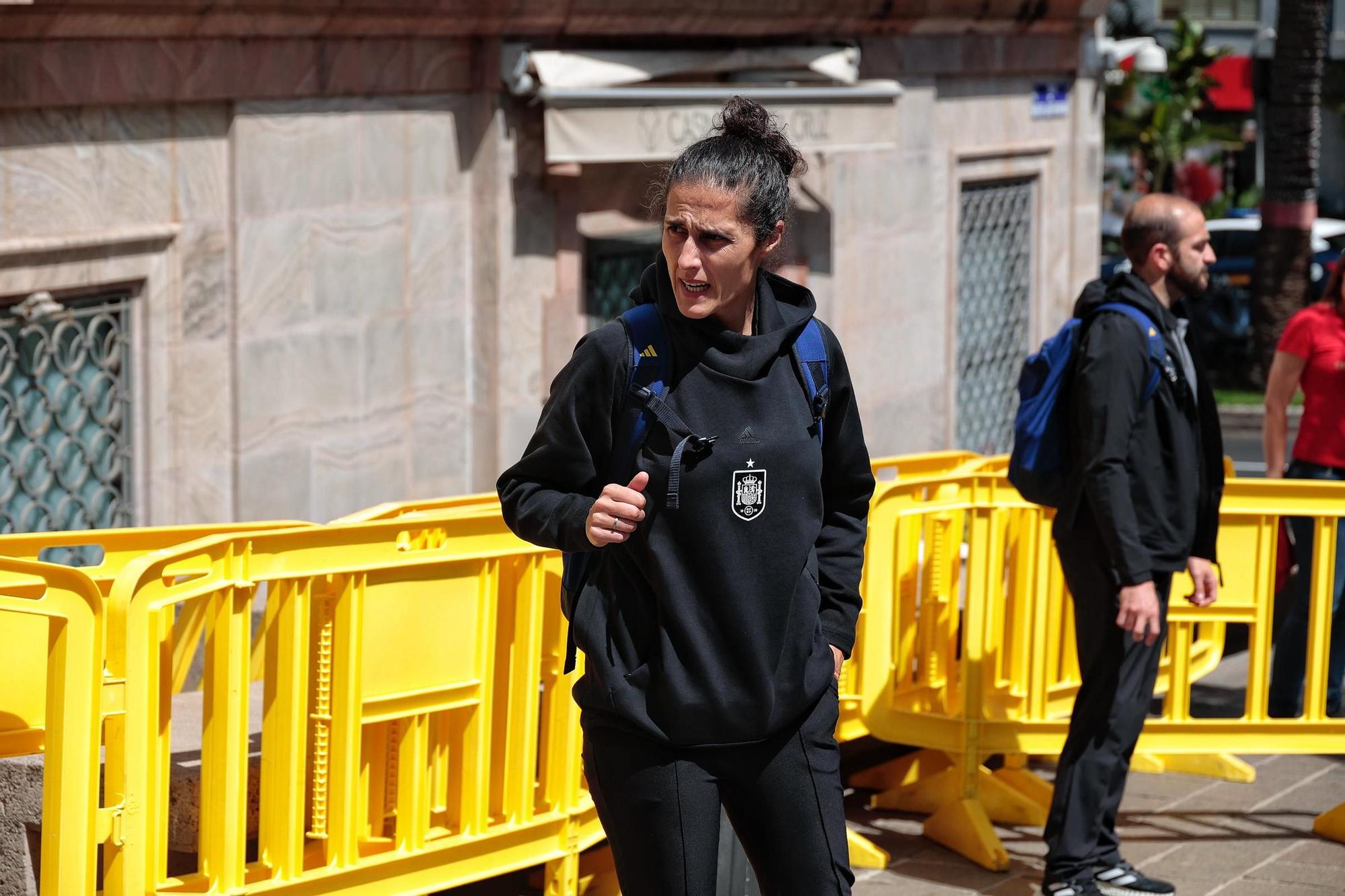 Llegada de las jugadoras de la Selección al Hotel Mencey