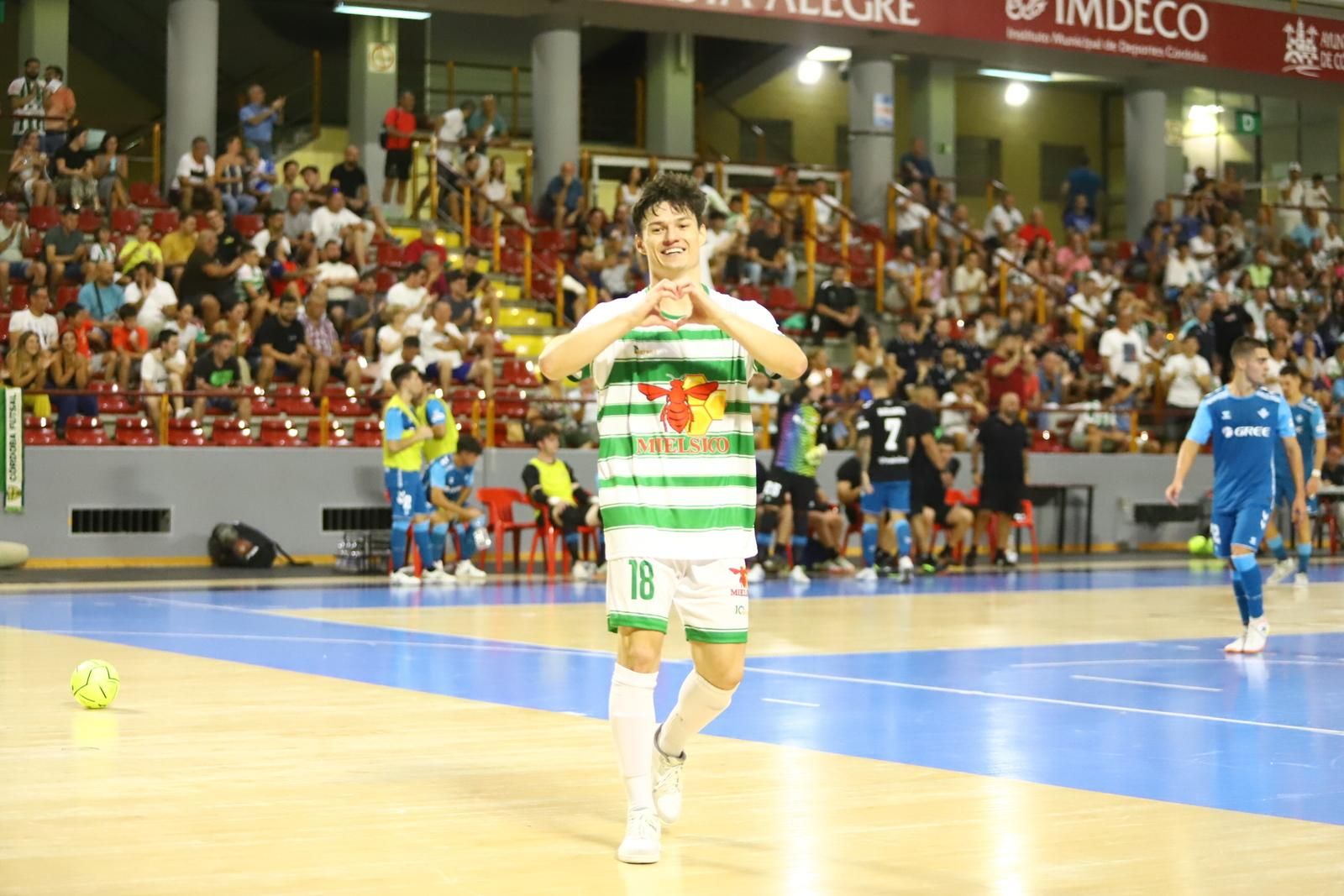 Córdoba Futsal-Real Betis Futsal | Las imágenes del partido en el Palacio Vista Alegre