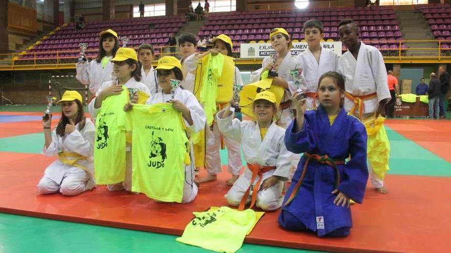 Los judocas zamoranos, tras la competición.