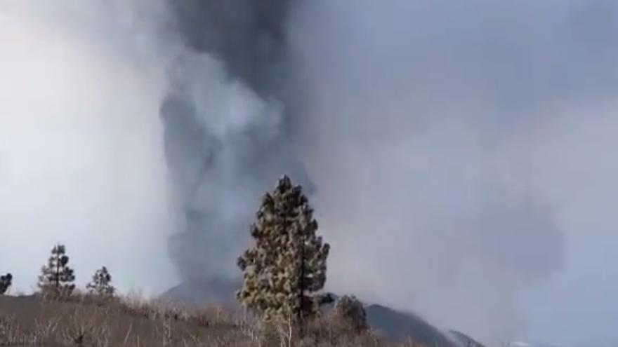 Erupción del volcán de La Palma, vista desde el Refugio del Pilar