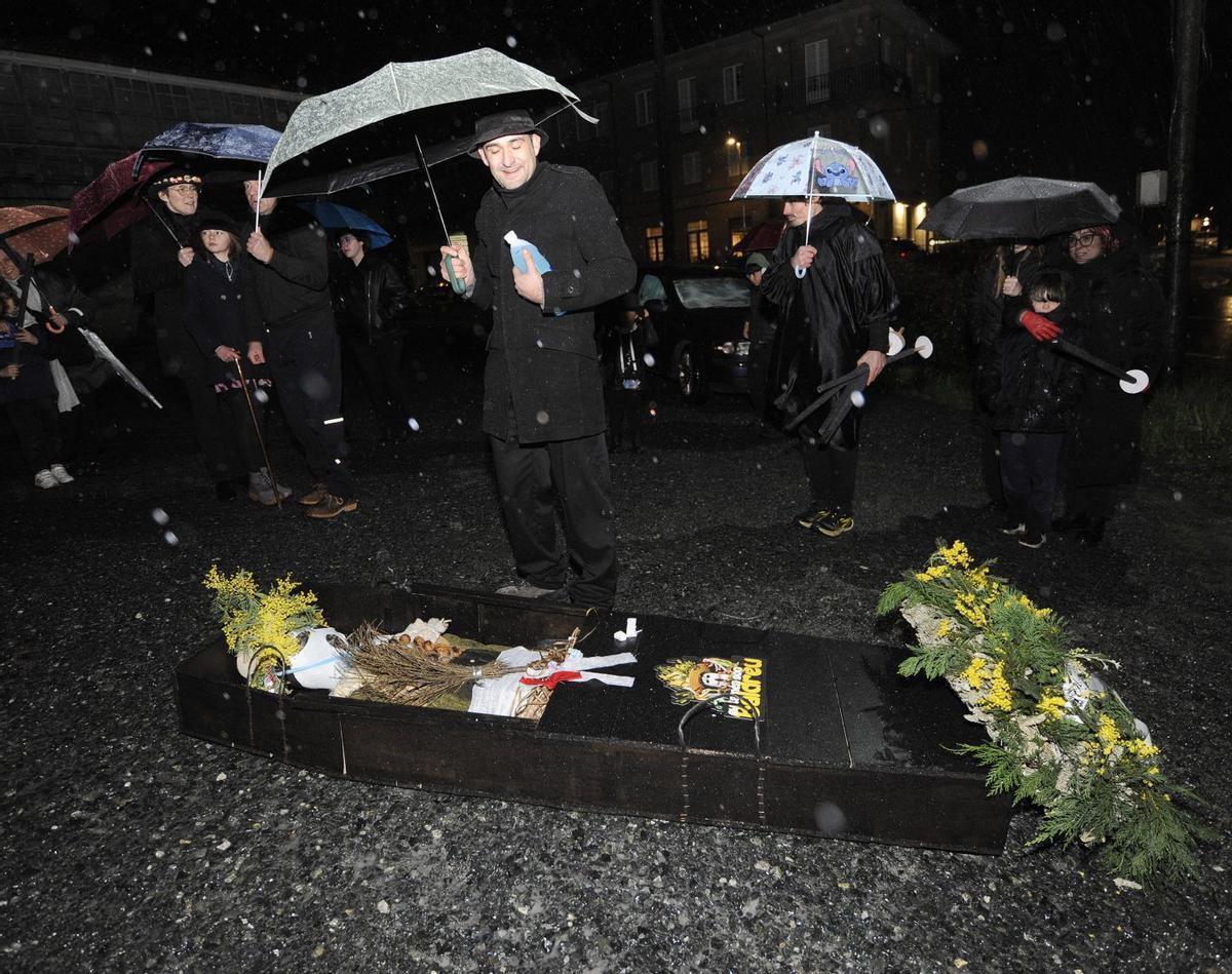 A queima tivo lugar no Muro de Luz. | BERNABÉ/JAVIER LALÍN