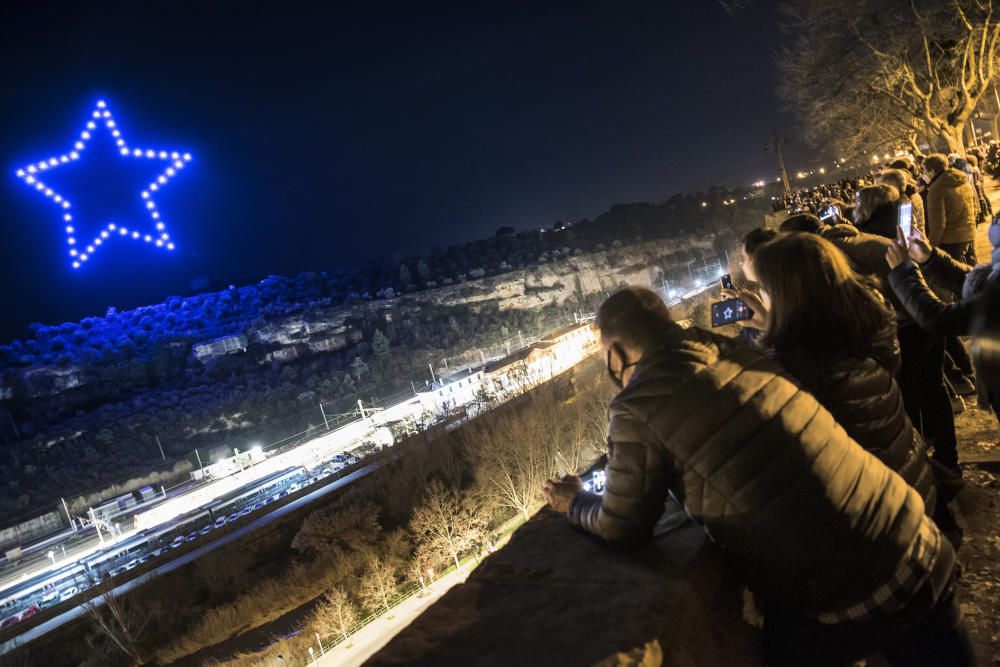 Manresa rep amb cues l''art efímer dels Jardins de Llum