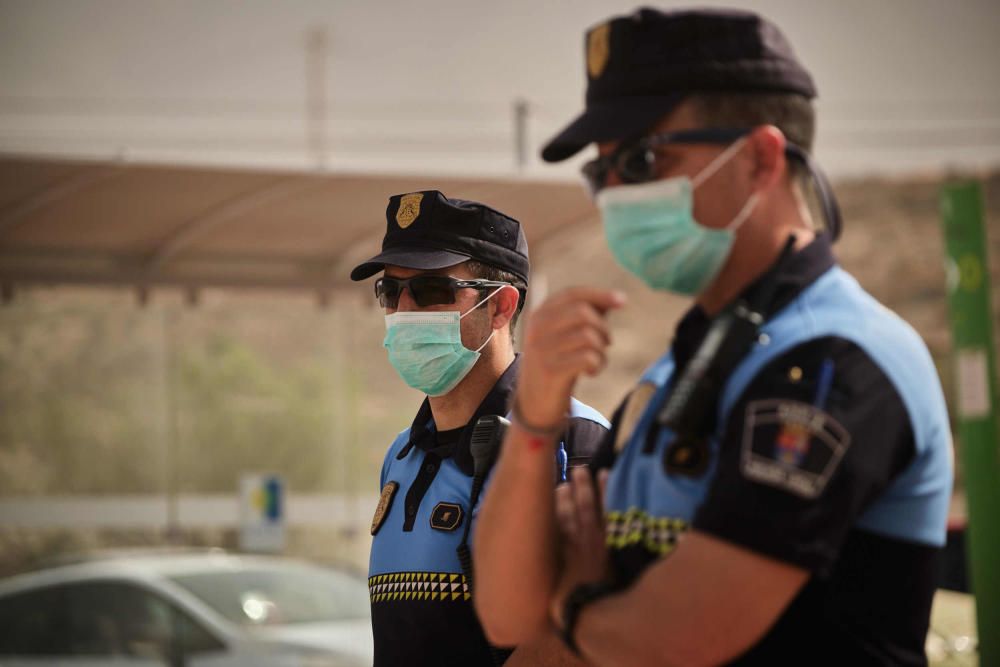 Crónica ambiente en los exteriores del H10 de Adeje Coronavirus  | 25/02/2020 | Fotógrafo: Andrés Gutiérrez Taberne