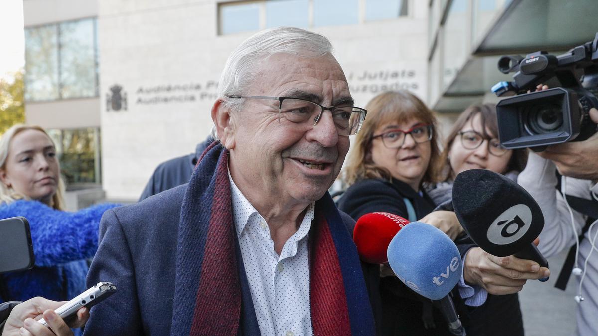 El exresponsable de Finanzas del PSPV-PSOE Pepe Cataluña comparece ante el juzgado que investiga la supuesta trama de corrupción conocida como caso Azud.