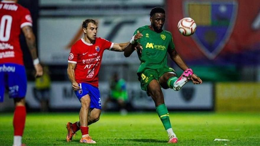 El Teruel salva un punto de milagro y con lío: la crónica del Teruel-Huesca (1-1)