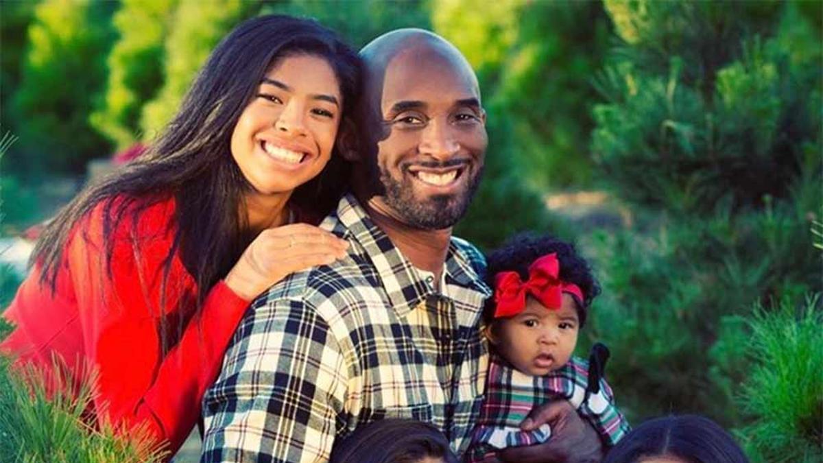 Kobe Bryant junto a su mujer y a sus hijas