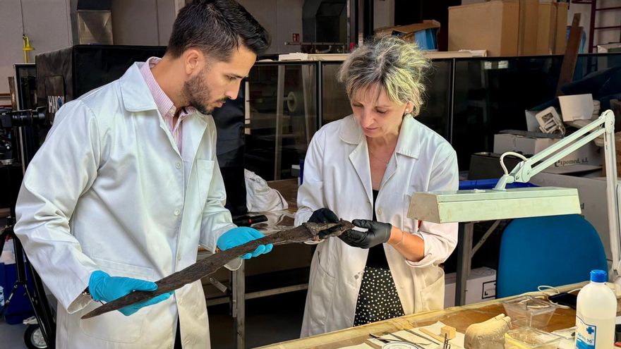 La Comunidad restaura la emblemática falcata íbera de ‘la cabeza de caballo’ del Museo del Cigarralejo