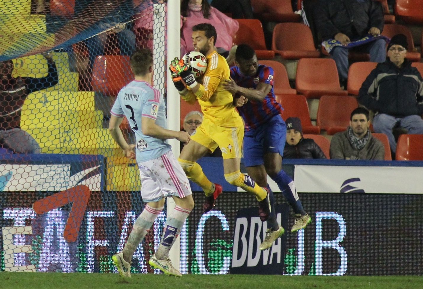 Sergio en el objetivo de FARO | 'Afouteza' y corazón, dentro y fuera del campo