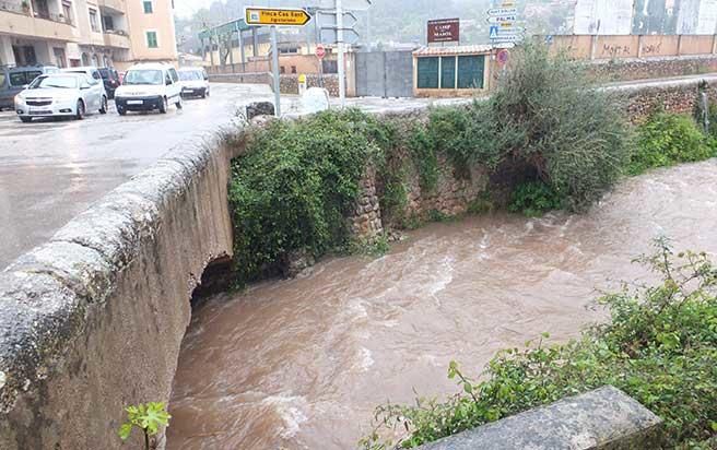 Derrumbes, inundaciones y pinos caídos al paso de la tormenta 'Hugo' por Mallorca