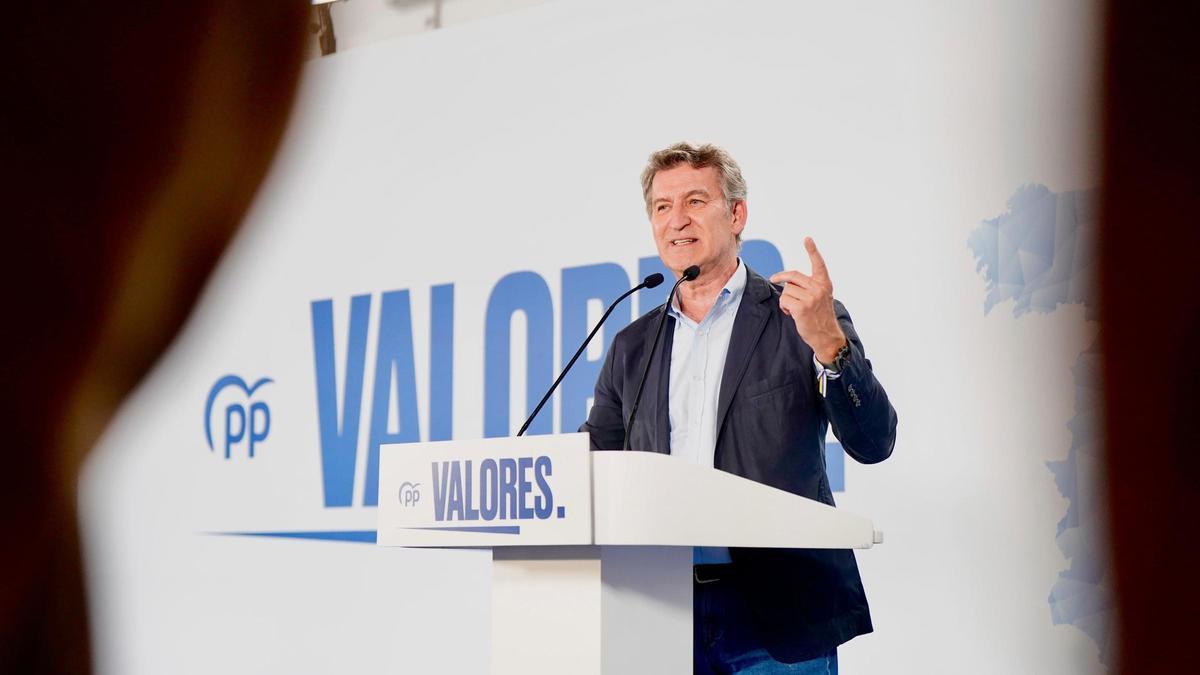 El presidente del PP, Alberto Núñez Feijóo, en un acto político en Oviedo.