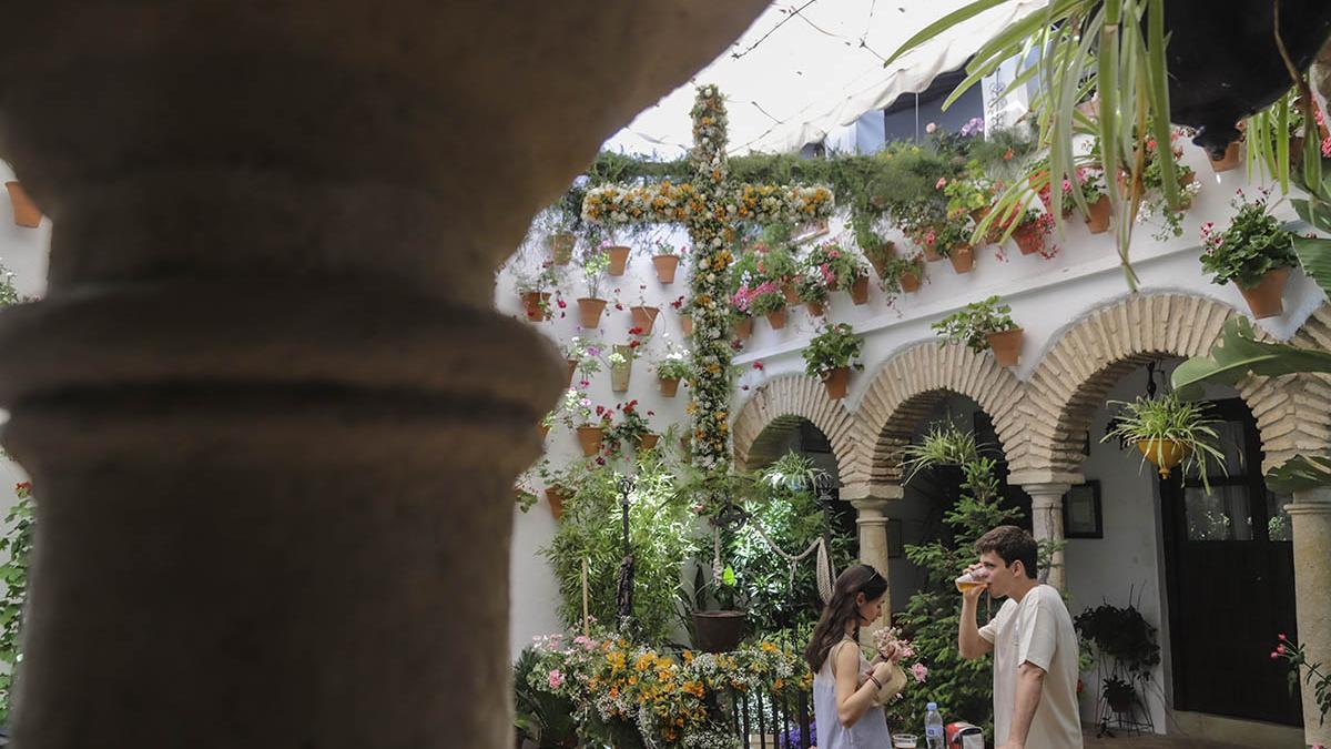 De cruces de mayo por el casco antiguo