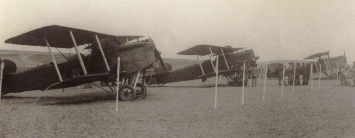 Fotografía de archivo de los tres aviones que protagonizaron este hito histórico para la aviación en Canarias. | | LP/DLP