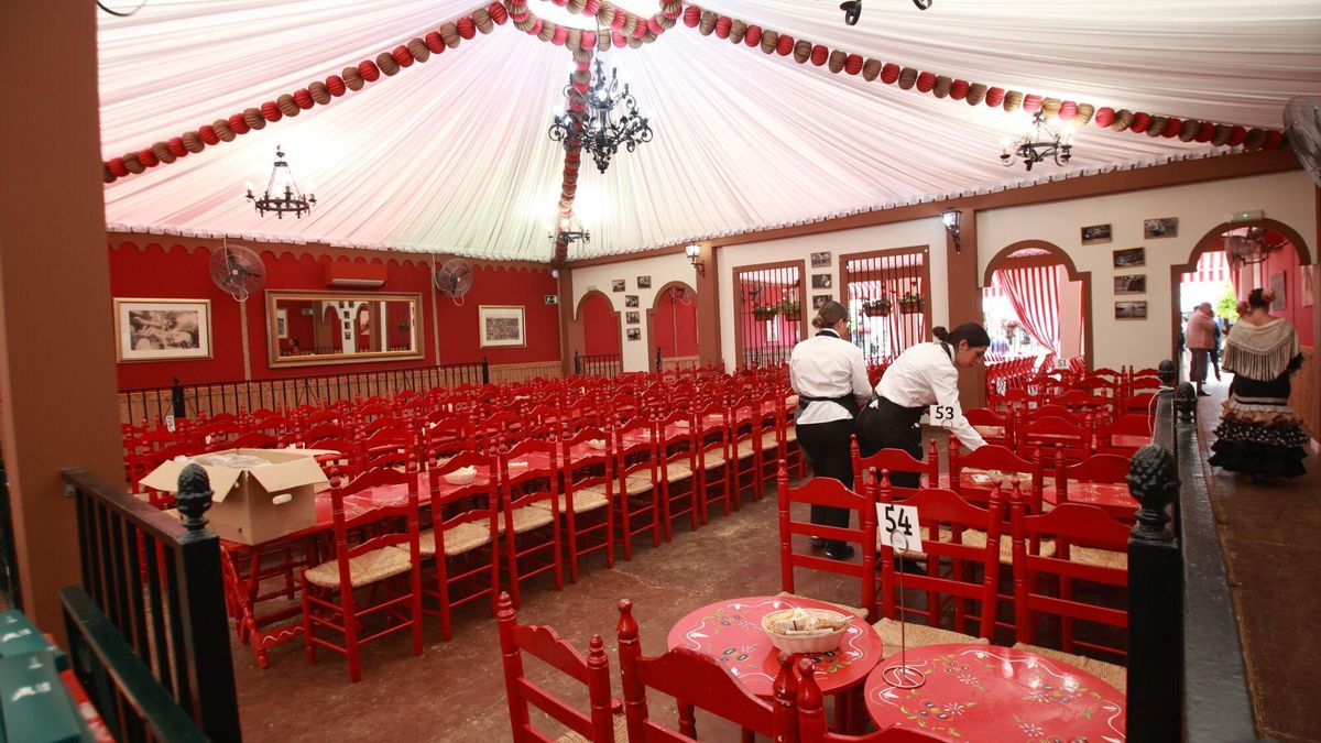 Interior de una caseta de la Feria de abril de Sevilla. A 07 de mayo de 2025, en Sevilla (Andalucía, España). Ambiente en el Real de la Feria de Abril de Sevilla. 07 MAYO 2025 Rocío Ruz / Europa Press 07/05/2025. Rocío Ruz;category_code_new;