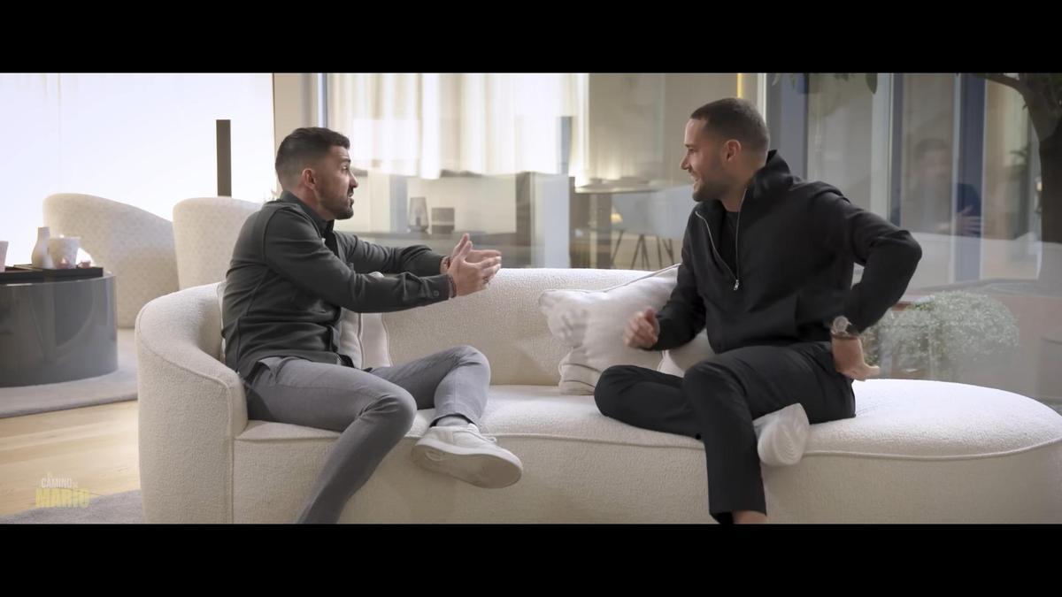 Charla entre David VIlla y Mario Suárez.