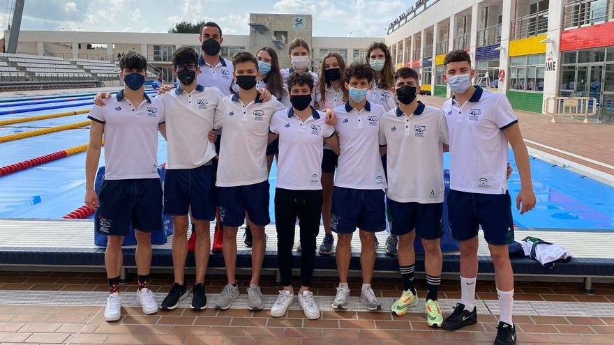 Componentes de los clubs cordobeses que han participado en el Campeonato de España infantil y júnior de natación.