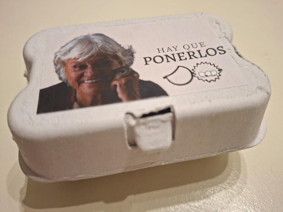 La 'huevera' que Esteva ha regalado a todos sus invitados en el Saló de Cent.