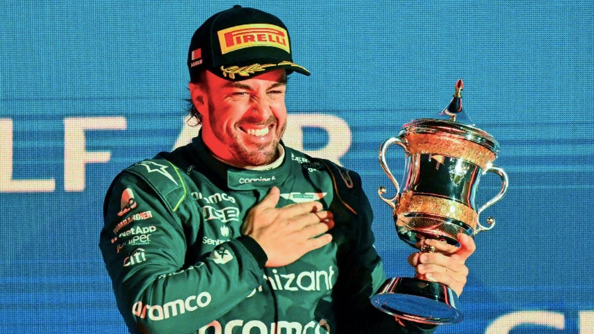 Fernando celebrando su podio