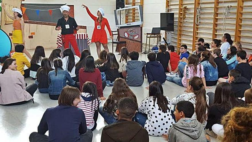 L&#039;obra està adreçada a alumnes de primària i secundària