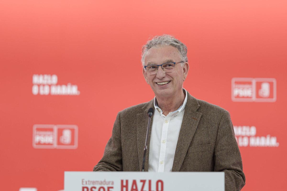 El presidente de la Gestora, José Luis Quintana, durante la rueda de prensa.