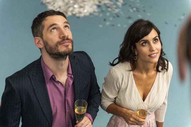 Megan Montaner y Michel Noher en la serie 'Si lo hubiera sabido' de Netflix