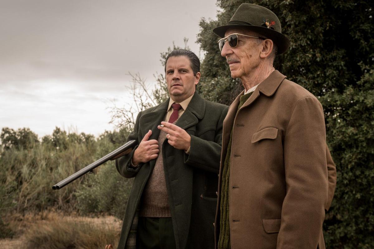 Los actores Xosé A. Touriñán y Luis G. Gámez, como Manuel Fraga y Francisco Franco, en una escena de la serie