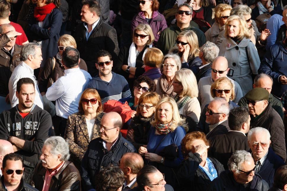 Los cofrades se manifiestan por la Semana Santa tradicional