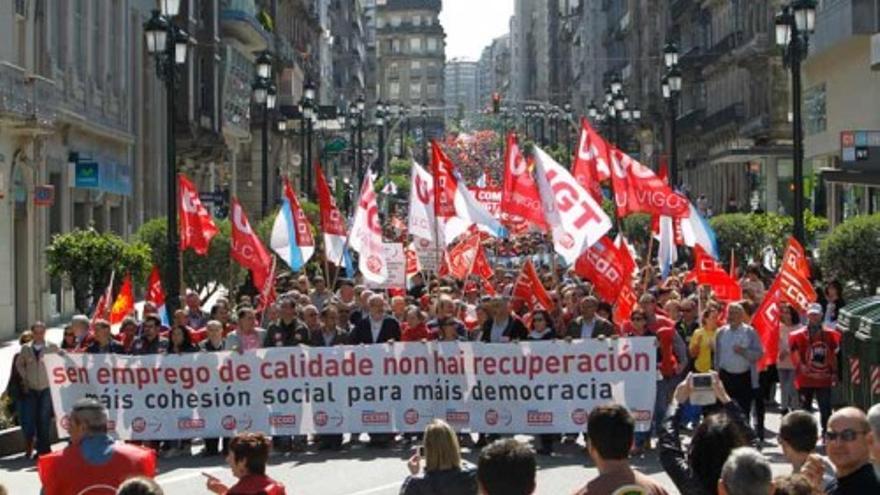 Vigo sale a la calle en defensa del trabajo