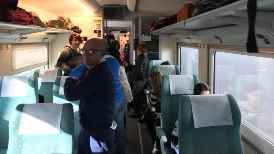 Así cuentan su odisea los asturianos "secuestrados" en el tren