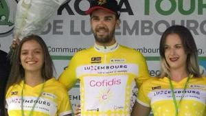Jesús Herrada, en el podio del Tour de Luxemburgo.