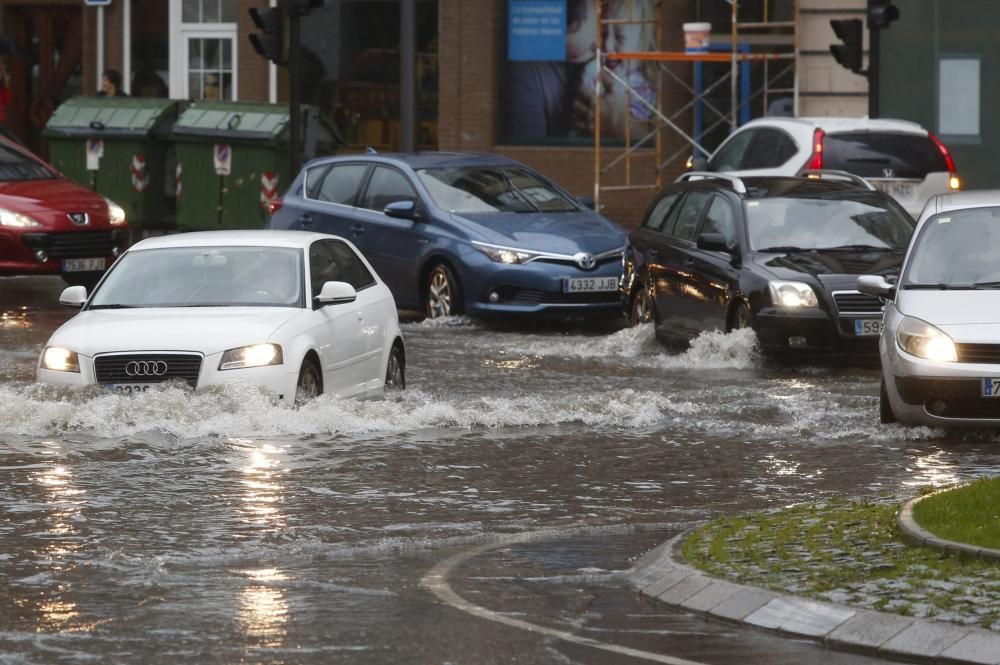 El temporal causa importantes inundaciones en Avilés