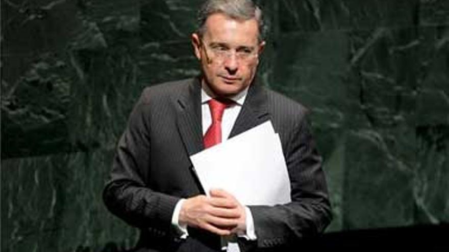 Uribe insiste en rechazar una zona desmilitarizada