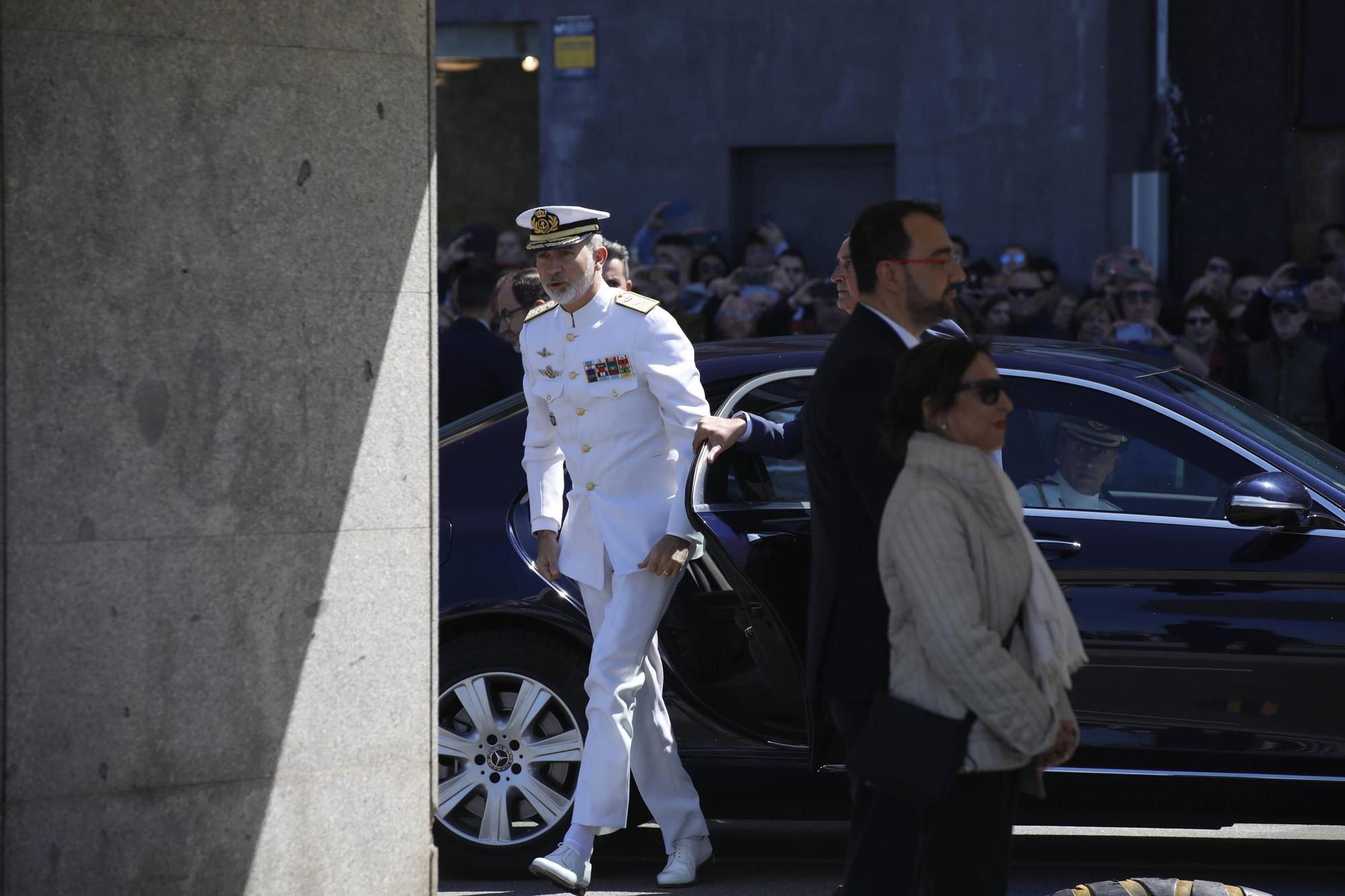 EN IMÁGENES: Así fue la revista naval  del Rey Felipe VI y la exhibición aérea en Gijón por el Día de las Fuerzas Armadas