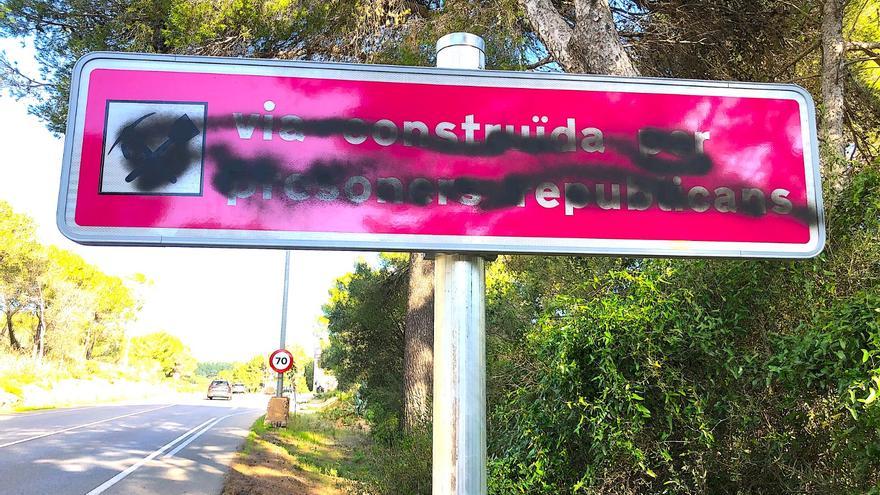 Memoria histórica: Aparecen con pintadas más señales de carreteras construidas por presos republicanos