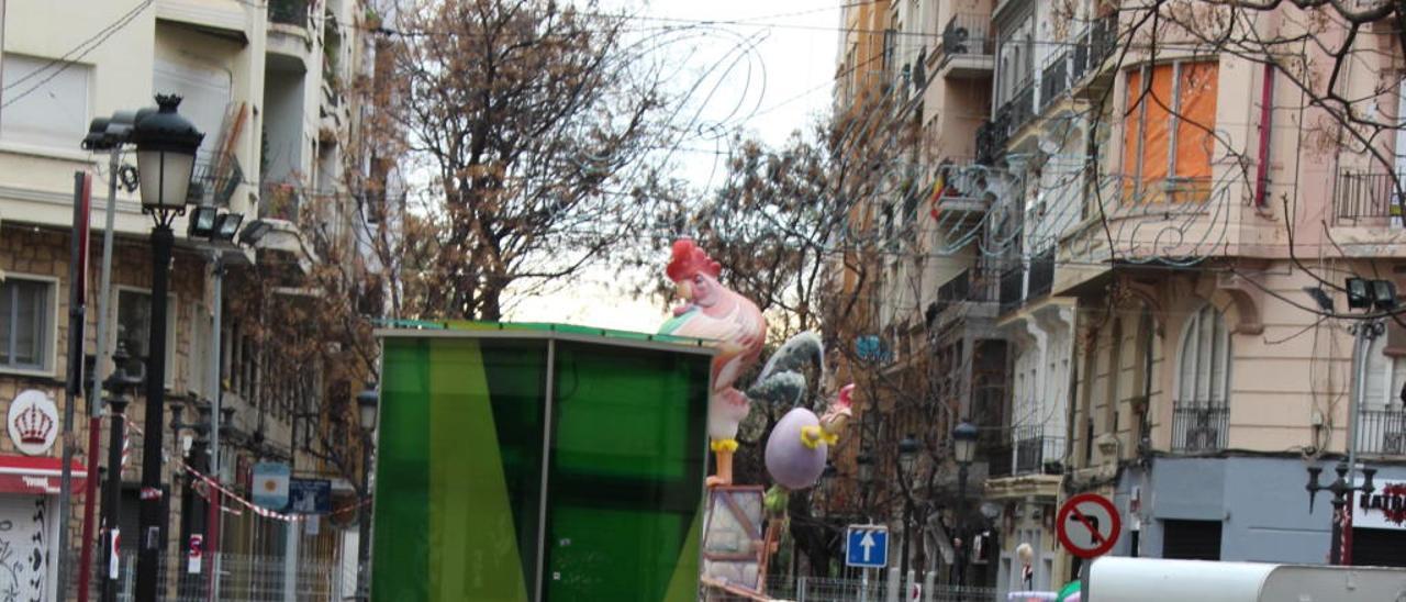 Secuelas del botellón de Fallas en la calle Conde Altea.