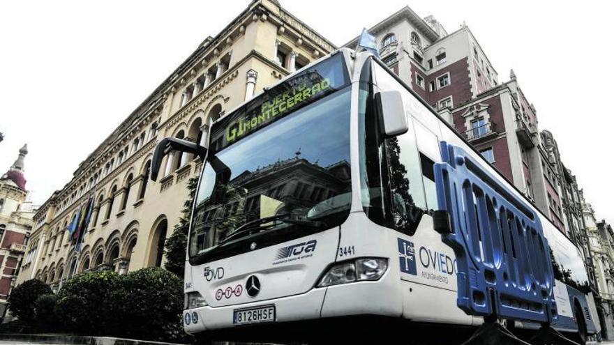 Los semáforos de Oviedo darán prioridad a los autobuses para fomentar su uso