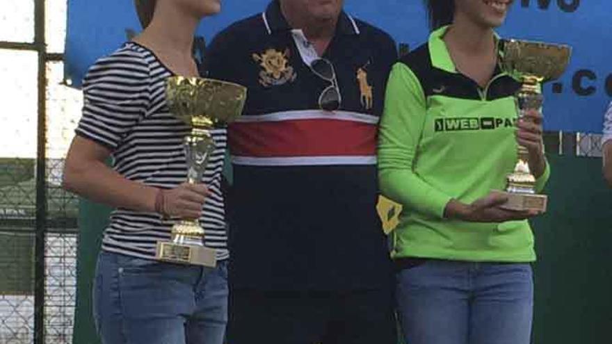 Marta Casas y Nuria Codón, campeonas en categoría femenina.