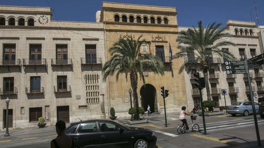 El Ayuntamiento convoca una reunión extraordinaria del comité de salud por el coronavirus en Elche