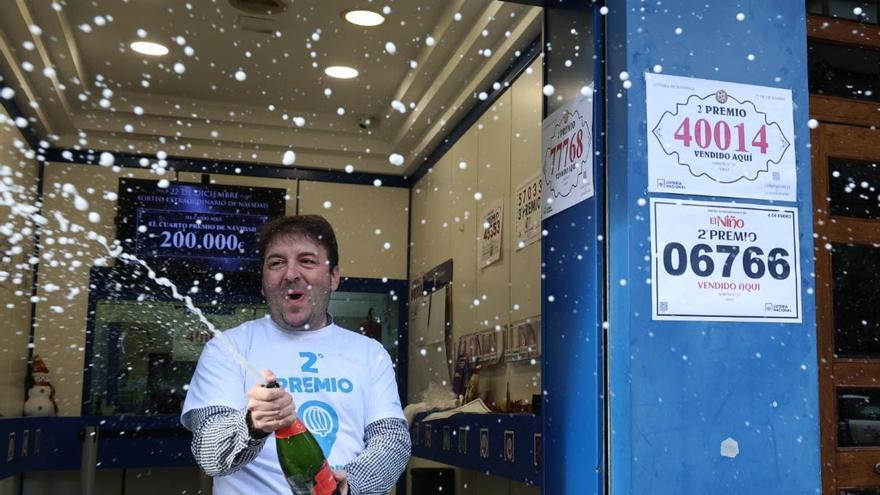 El Niño deja tres décimos premiados del segundo premio en Vigo y en Ourense