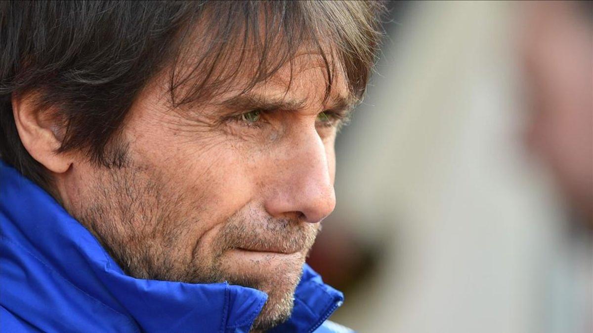 Conte deshoja la margarita de su futuro