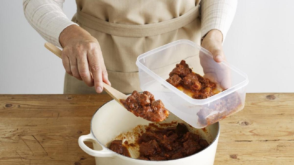 5 comidas que no deberías meter en un tupper de plástico